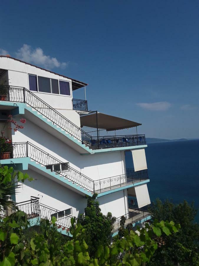 Odhisea Hotel Restaurant Кепаро Екстериор снимка