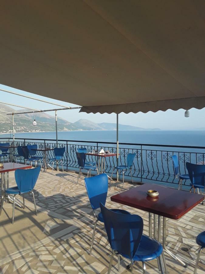 Odhisea Hotel Restaurant Кепаро Екстериор снимка